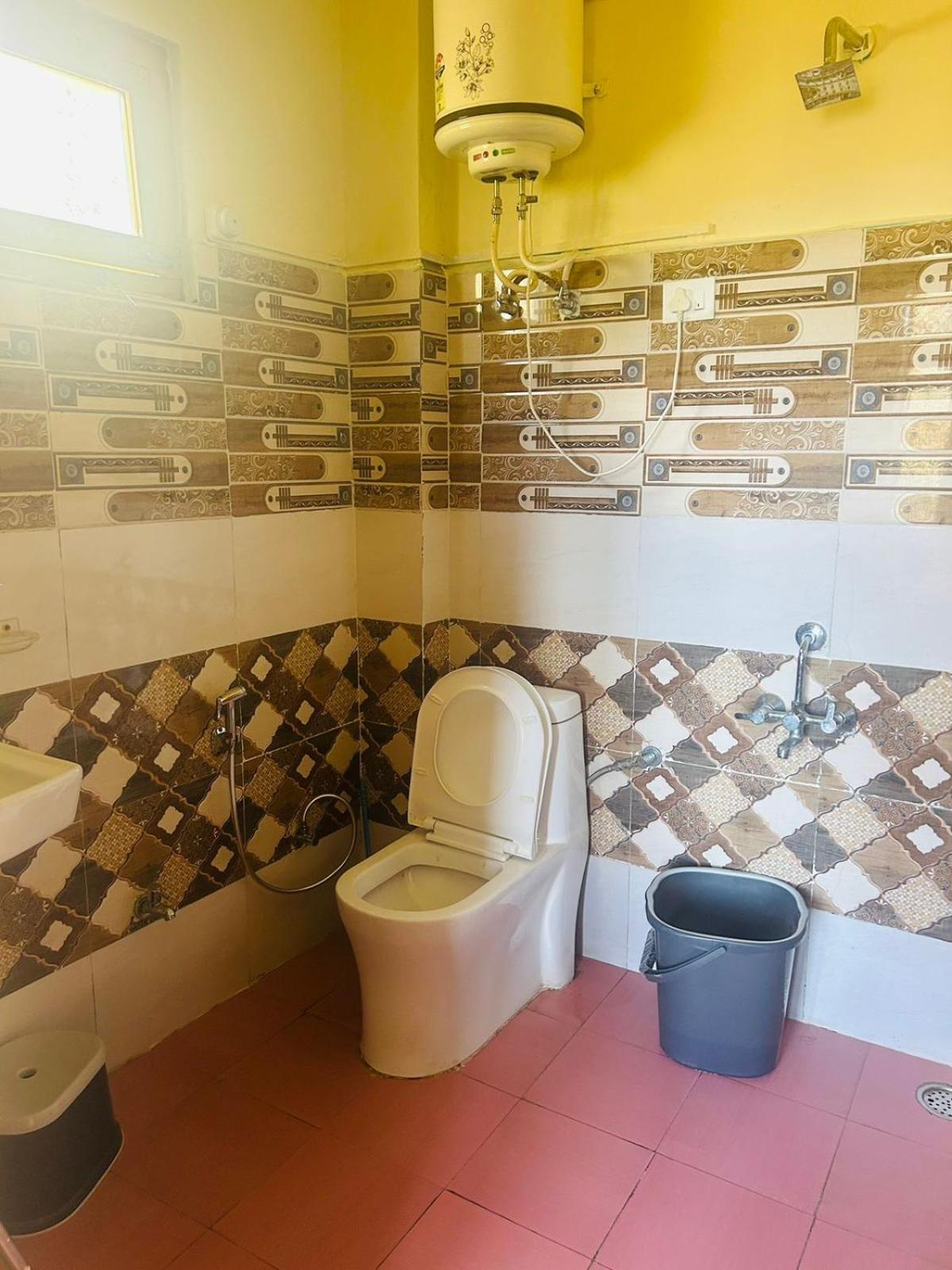 Tafreegram Hotel Kalgha Екстериор снимка