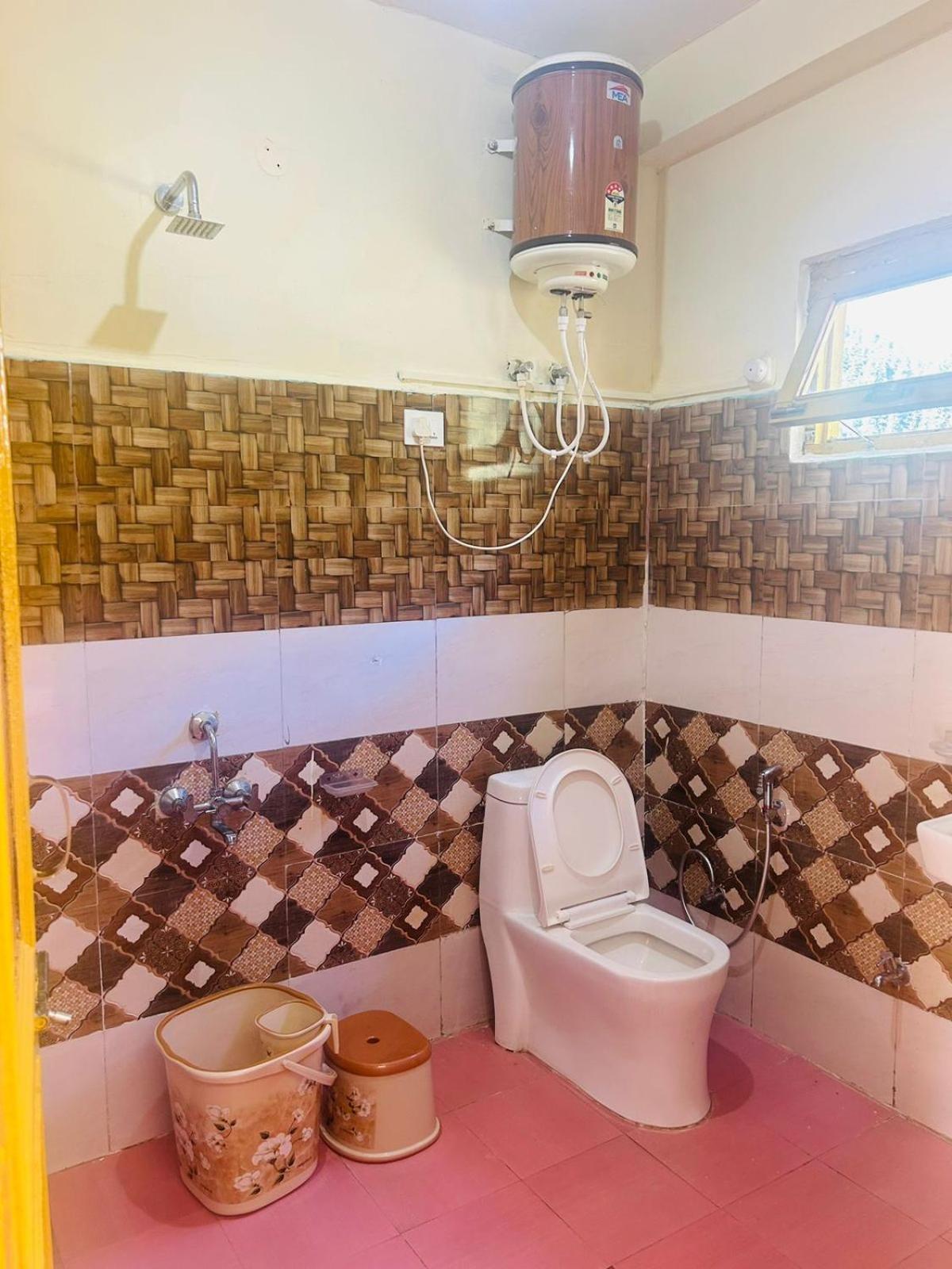 Tafreegram Hotel Kalgha Екстериор снимка